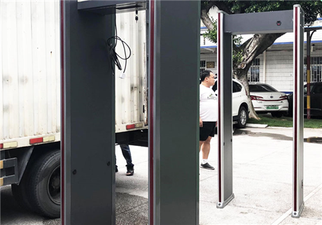 在學校安裝金屬安檢門的作用？